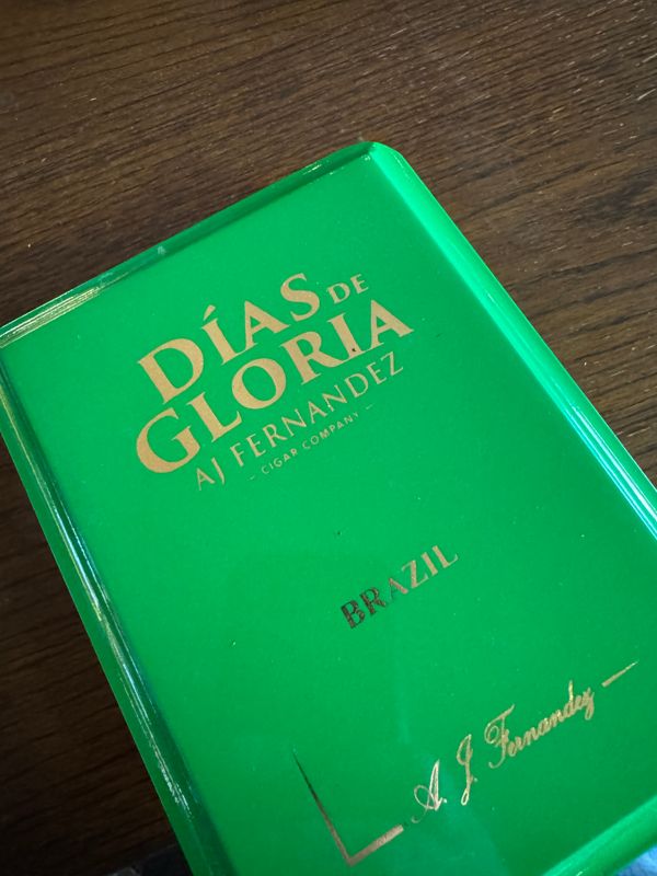AJ Fernandez Dias de Gloria Brazil Corona (bx/20)