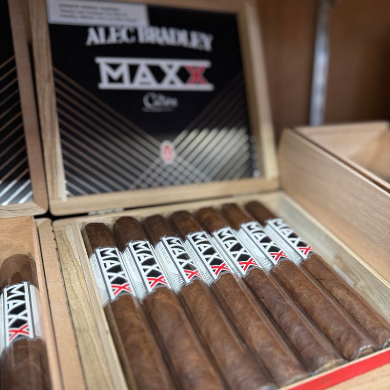 Alec Bradley MAXX The Fix (bx/24)