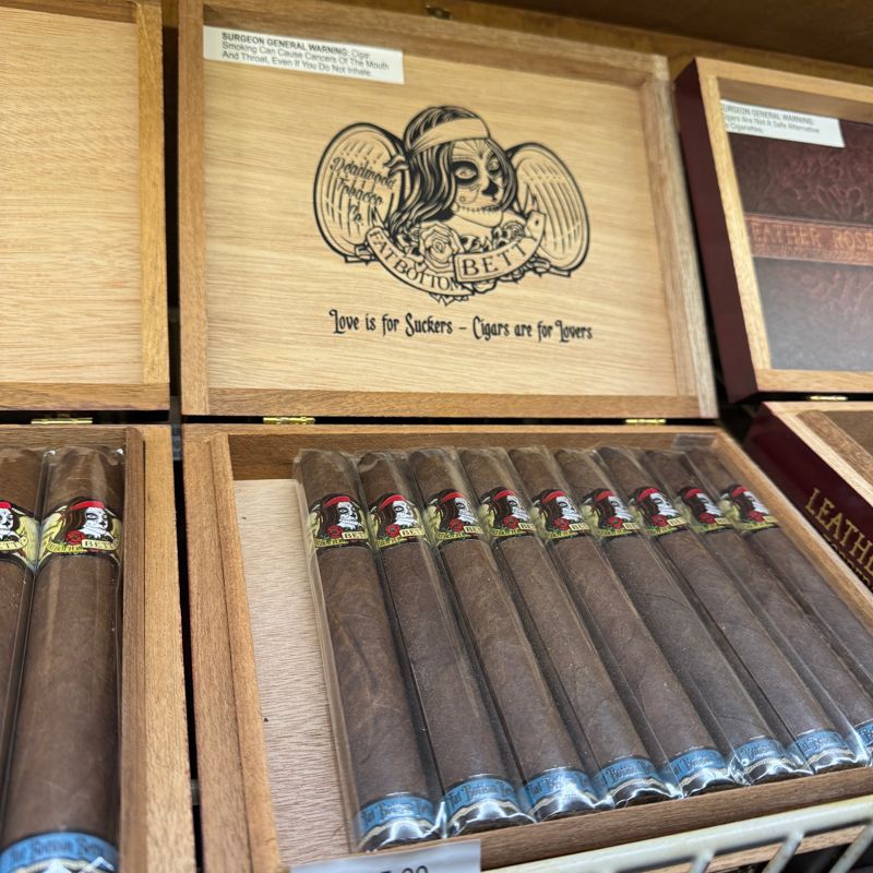 Deadwood Tobacco Fat Bottom Betty by Drew Estate Fat Bottom Betty 50x5 Single (bx/10)