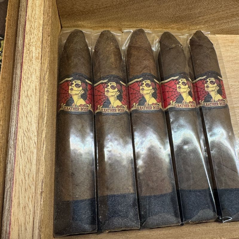 Deadwood Tobacco Leather Rose by Drew Estate Leather Rose Torpedo Single (bx/24)