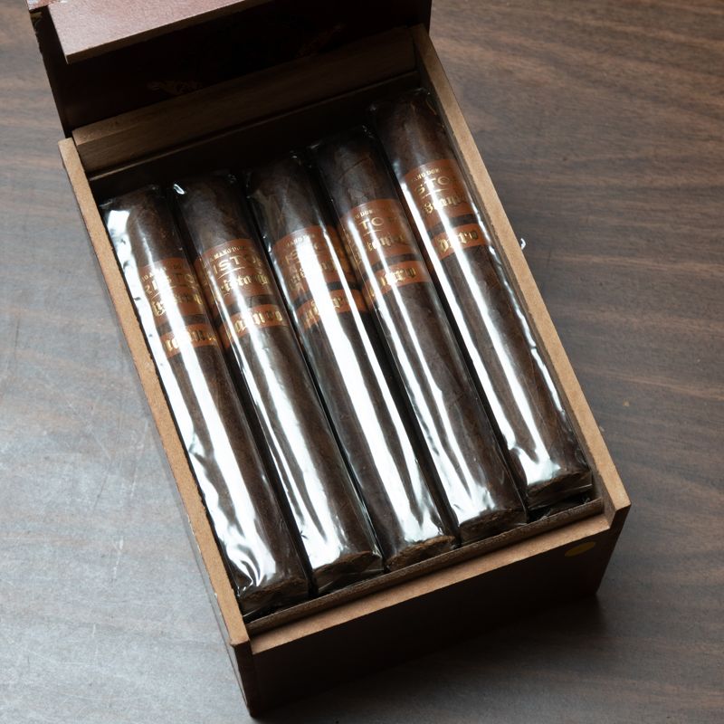 Kristoff Kristania Maduro Robusto (bx/20)