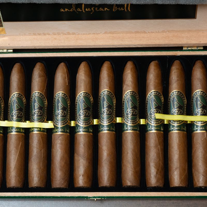 La Flor Dominicana Andalusian Bull Figurado (pk/5)