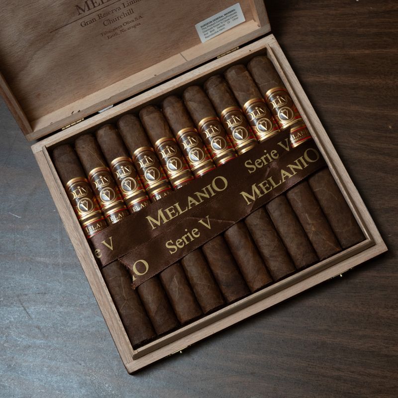 Oliva Serie V Melanio Petit Corona Single (bx/10)
