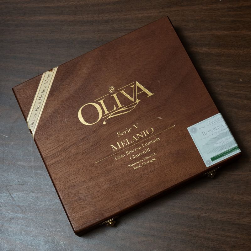 Oliva Serie V Melanio Petit Corona Single (bx/10)