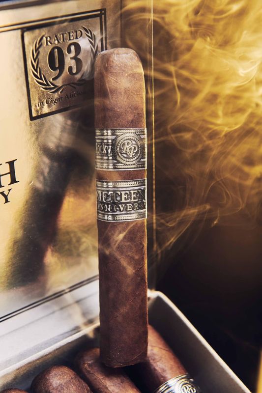 Rocky Patel 15th Anniversary Robusto (pk/5)
