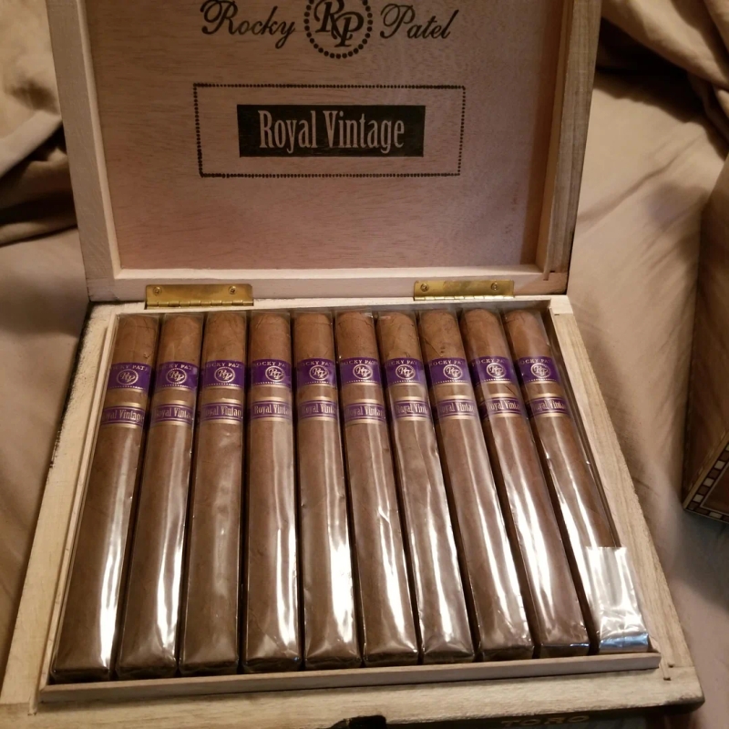 Rocky Patel Royal Vintage Robusto (bx/20)