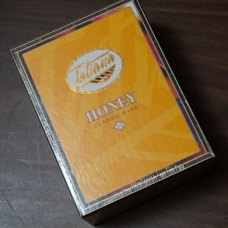 Tatiana Honey Flavored Cigars La Vita Honey (Petite Corona) (5" x 38) (bx/25)