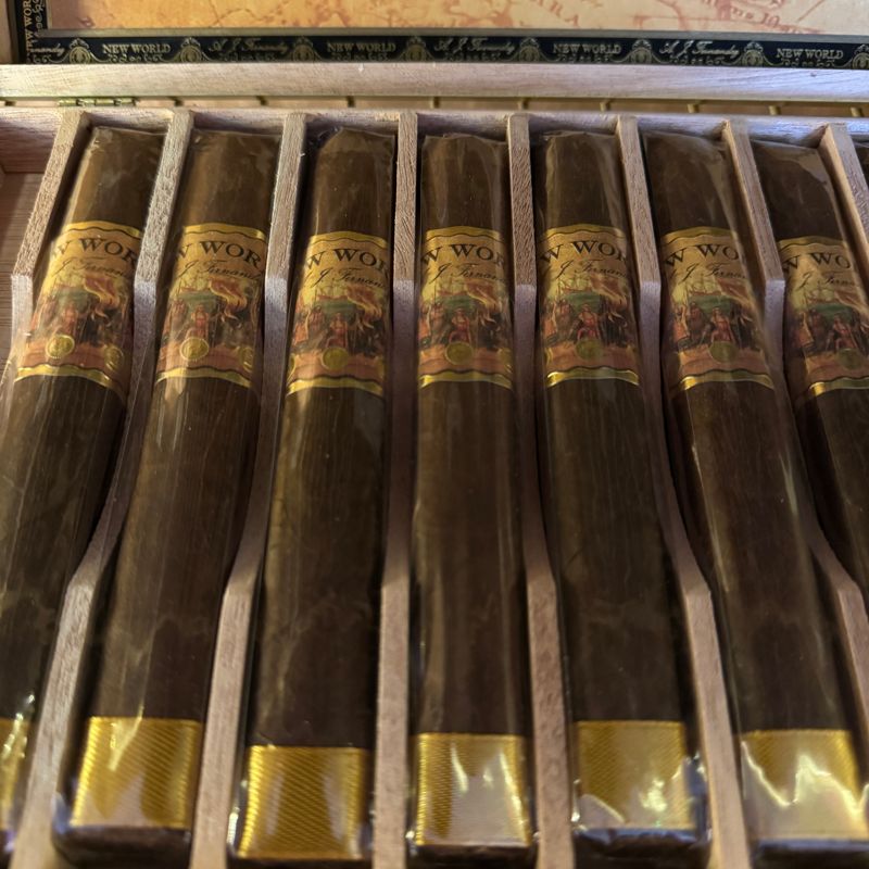 AJ Fernandez New World Robusto Single (bx/21)
