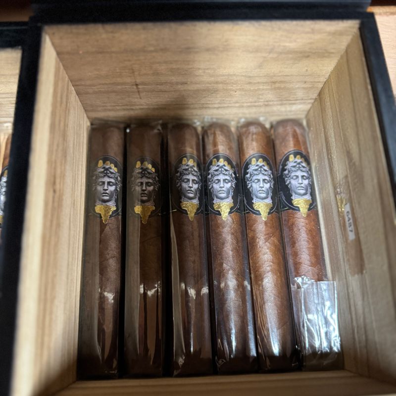 Alec & Bradley Gatekeeper Toro LE Diamond Press (bx/16)