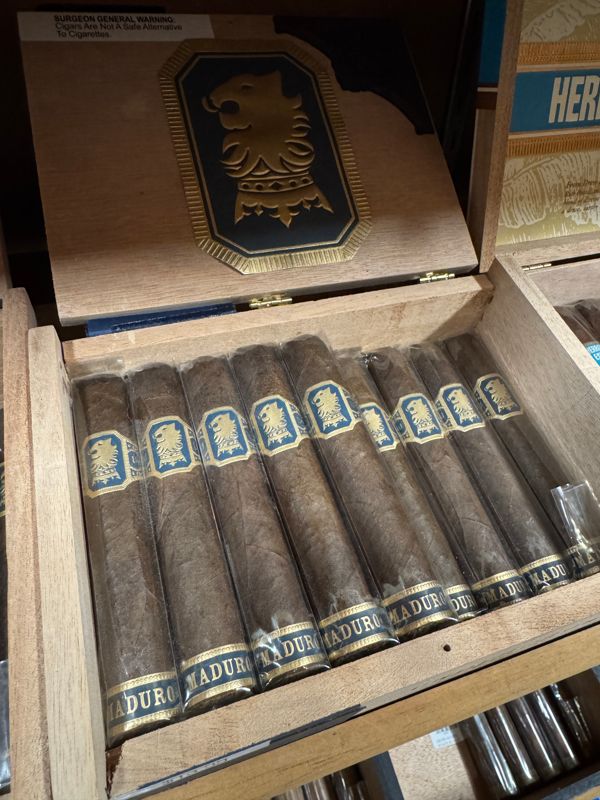 Undercrown Maduro by Drew Estate