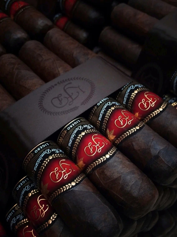 La Flor Dominicana Ligero L-300 Single (bx/24)