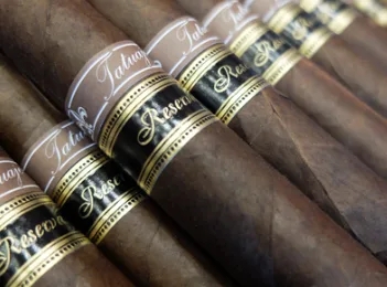 Tatuaje Miami Noellas Single (bx/25)