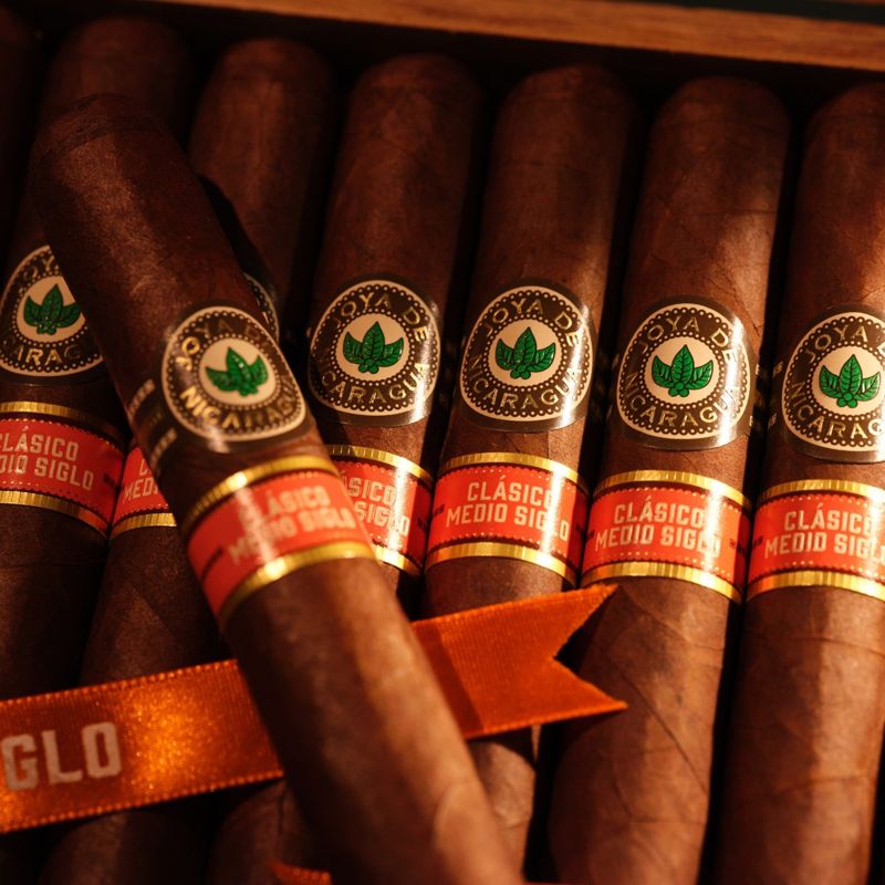Joya de Nicaragua Clásico Medio Siglo Robusto (pk/5)