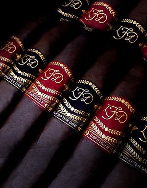 La Flor Dominicana Capitulo II Toro (bx/50) Single