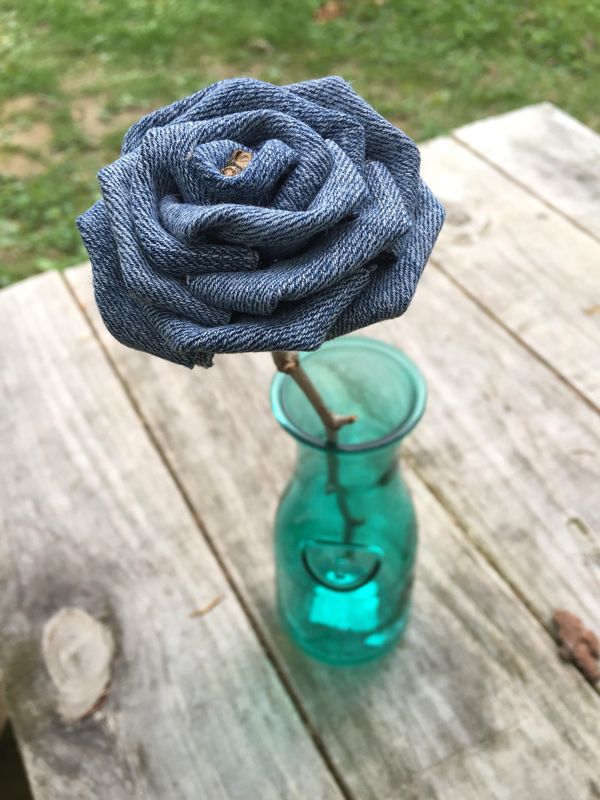 Upcycled Denim Roses with Stems, Blue Jeans Roses, Birthday Gift, Eco-Friendly Flowers, Denim Flowers, Recycled Denim Flowers, Fabric Flower