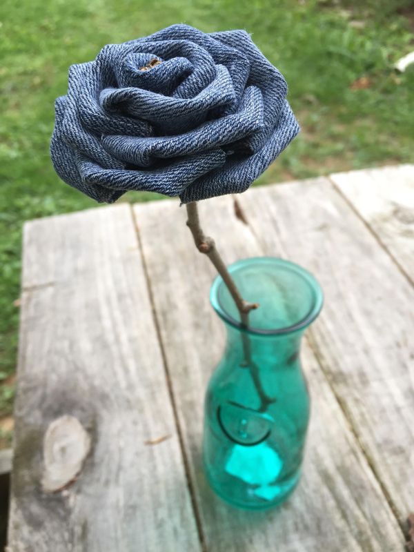 Upcycled Denim Roses with Stems, Blue Jeans Roses, Birthday Gift, Eco-Friendly Flowers, Denim Flowers, Recycled Denim Flowers, Fabric Flower