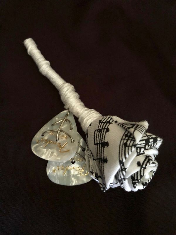 Sheet Music Fabric Boutonniere with Guitar Pick, Groom's Boutonniere, Music Lover Wedding, Music Boutonniere for Wedding, Unique Boutonnière
