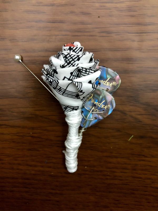 Sheet Music Fabric Boutonniere with Guitar Pick, Groom's Boutonniere, Music Lover Wedding, Music Boutonniere for Wedding, Unique Boutonnière