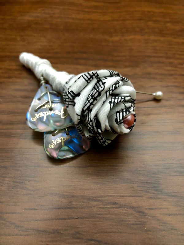 Sheet Music Fabric Boutonniere with Guitar Pick, Groom's Boutonniere, Music Lover Wedding, Music Boutonniere for Wedding, Unique Boutonnière