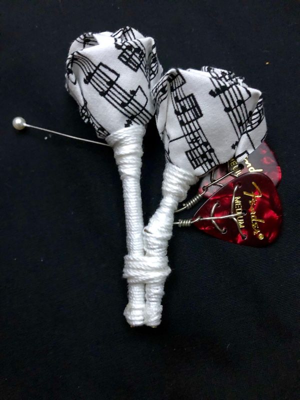 Sheet Music Fabric Boutonniere with Guitar Pick, Groom's Boutonniere, Music Lover Wedding, Music Boutonniere for Wedding, Unique Boutonnière
