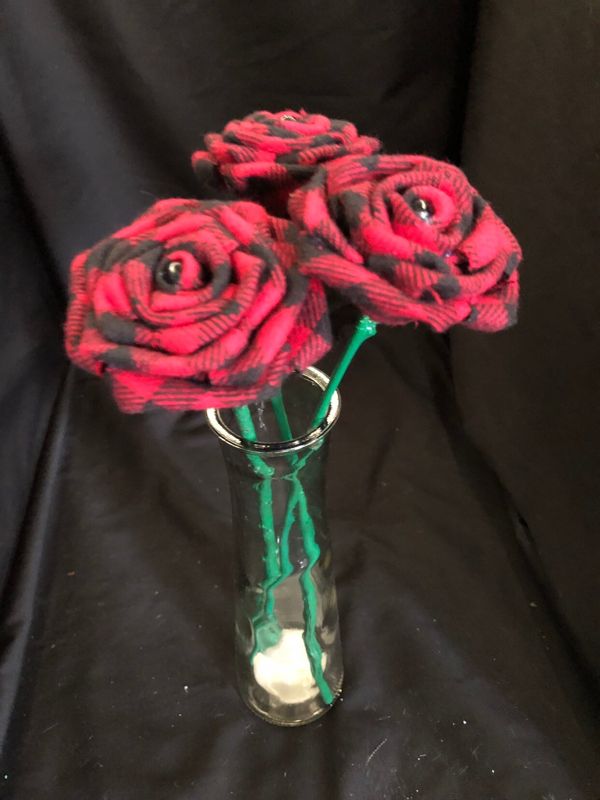 Red Buffalo Plaid Roses with Stems, Red Flower Bouquet, Buffalo Plaid Rose, Winter Wedding Bouquet, Plaid Roses, Farmhouse Decor