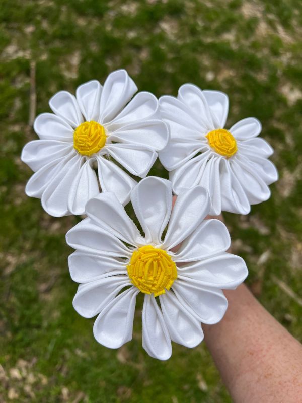 White Cotton Daises with Stem, Daisy Bouquet, Cotton Flower, Fabric Daisy, 2nd Wedding Anniversary, Cotton Anniversary, Gift for Her, Second