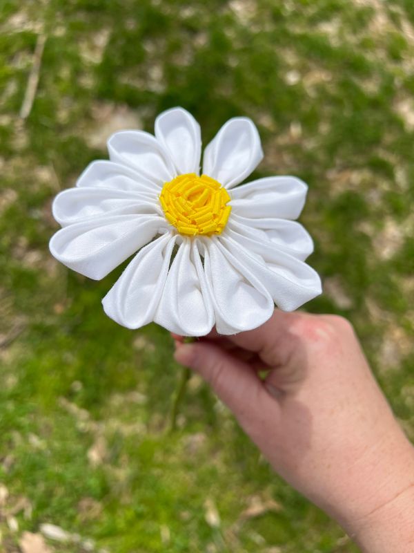 White Cotton Daises with Stem, Daisy Bouquet, Cotton Flower, Fabric Daisy, 2nd Wedding Anniversary, Cotton Anniversary, Gift for Her, Second