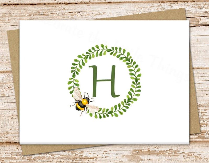 personalized bee stationery, note cards . bee wreath notecards . initial, monogram . folded card . stationary. teacher . set of 10