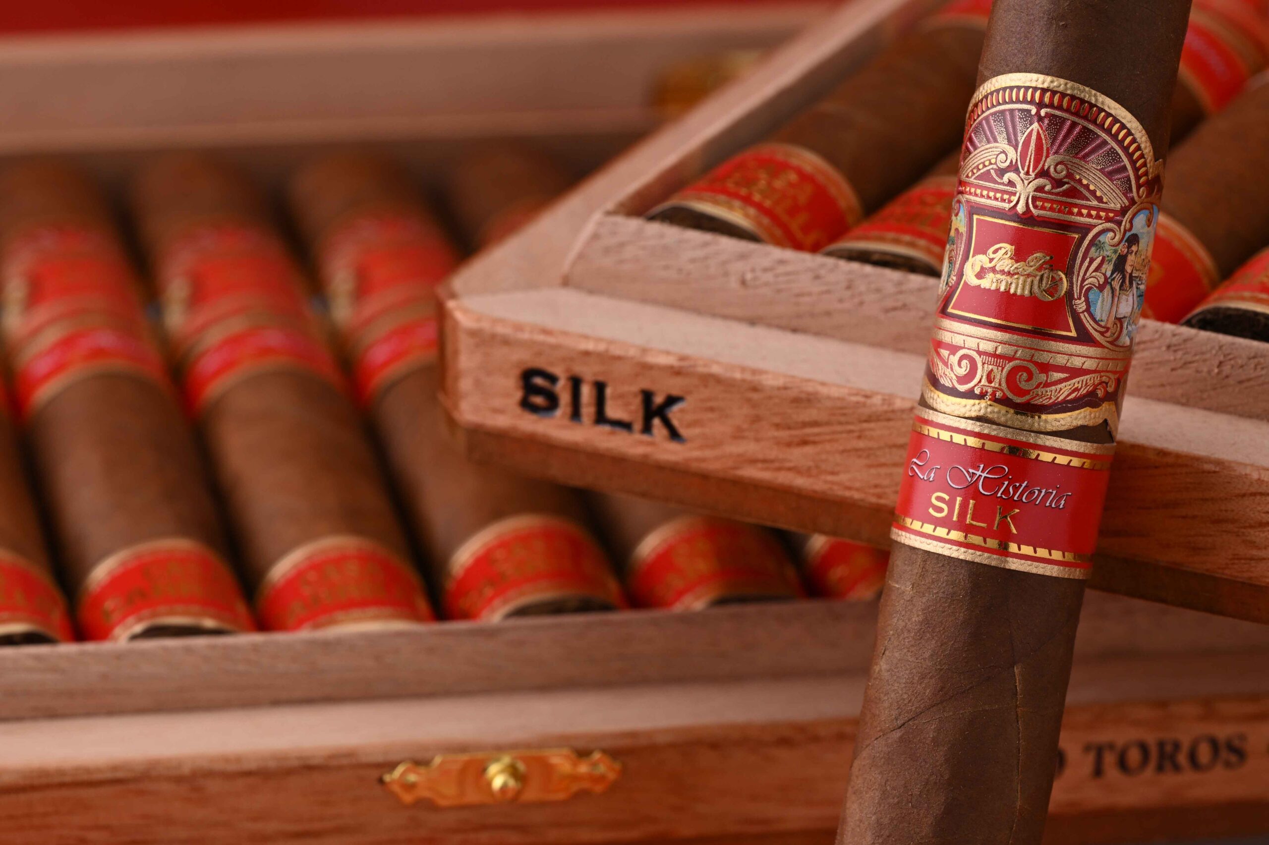 Perez-Carrillo La Historia Silk primary image