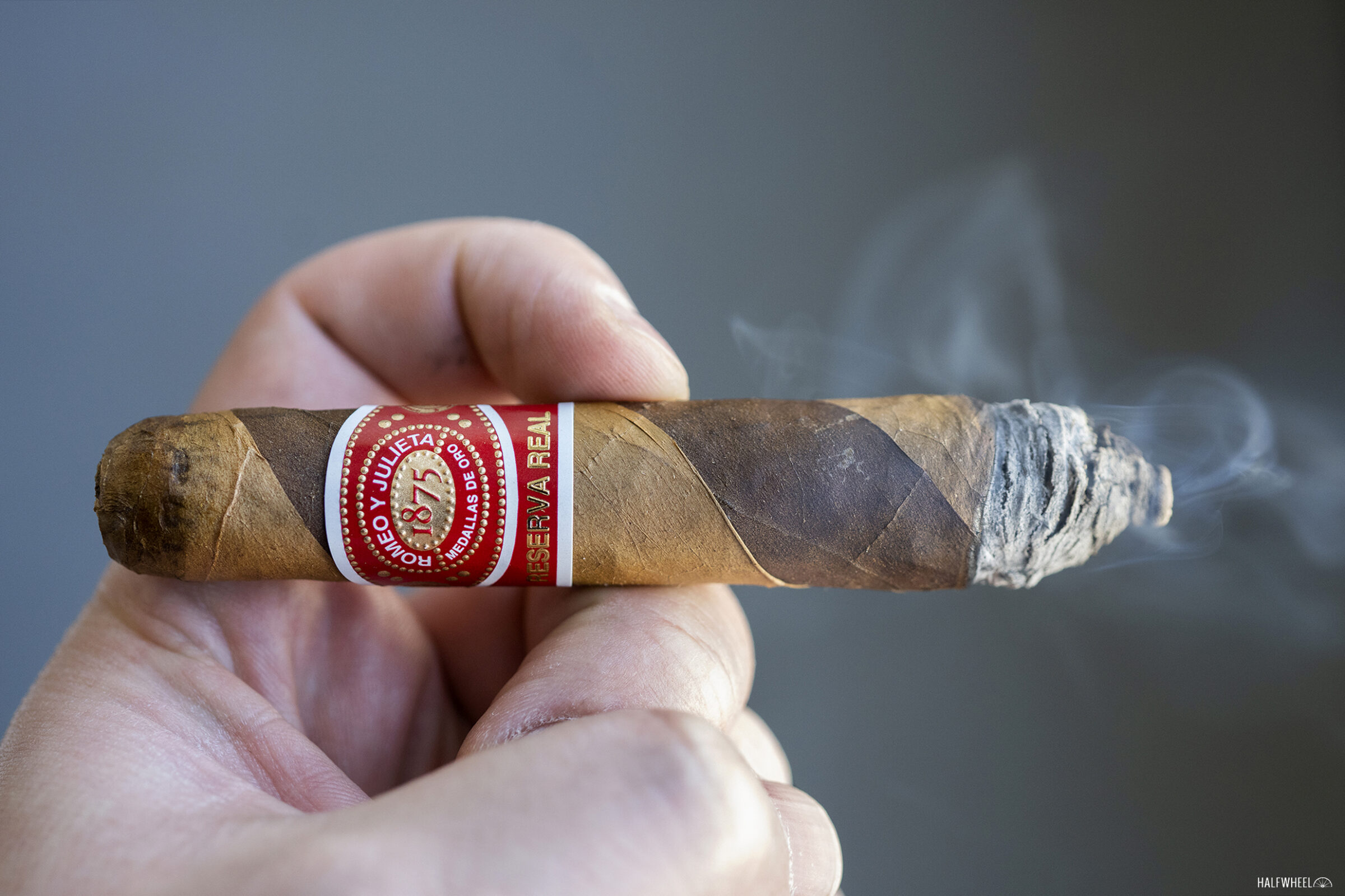 Romeo y Julieta Reserva Real Twisted