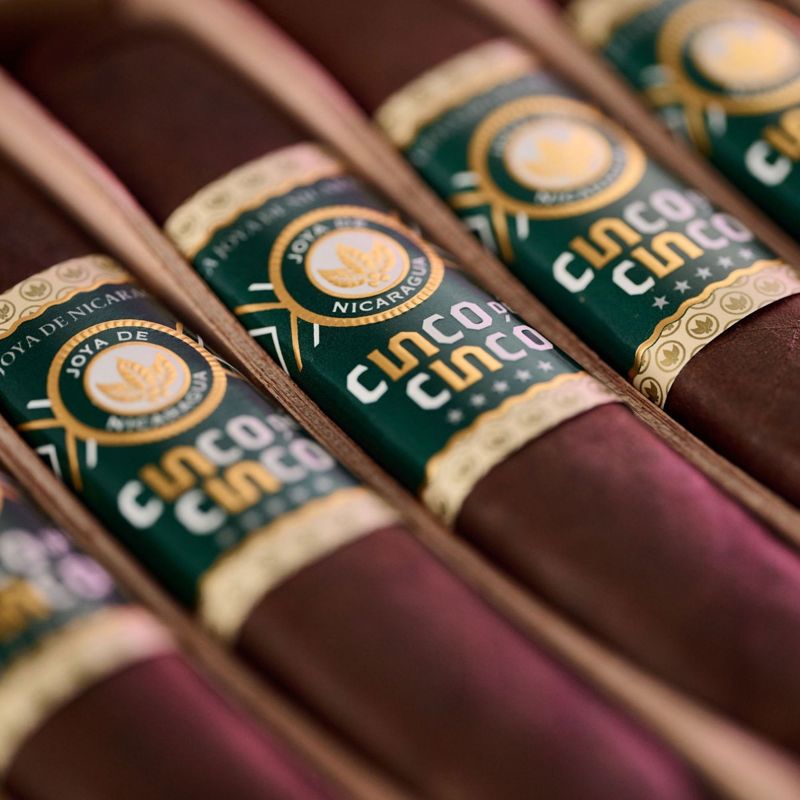 Joya De Nicaragua Cinco de Cinco Corona Extra (bx/10)