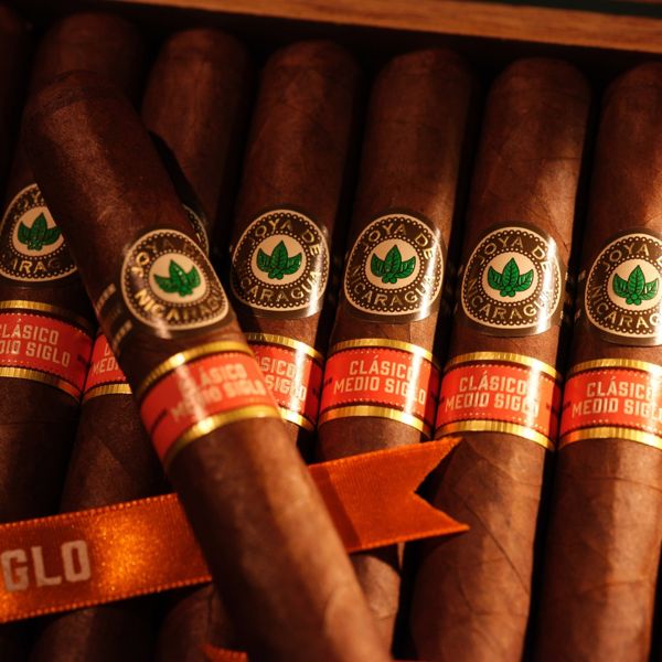 Joya de Nicaragua Clásico Medio Siglo