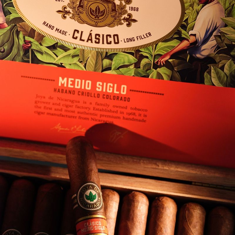 Joya de Nicaragua Clásico Medio Siglo Toro (bx/25)