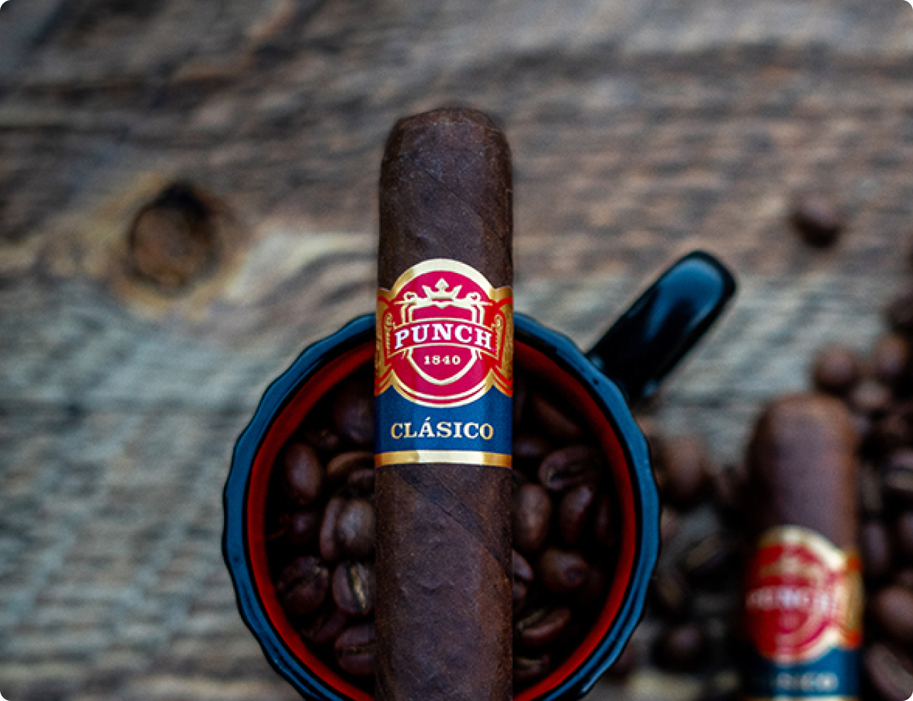 Clásico Maduro Photo