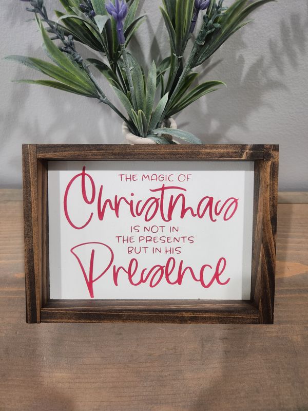 THE MAGIC OF CHRISTMAS - PRESENCE - SCRIPT IN FONT