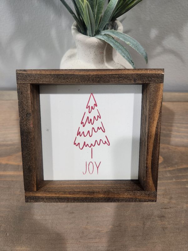 CHRISTMAS - RED TREE/JOY 4X4
