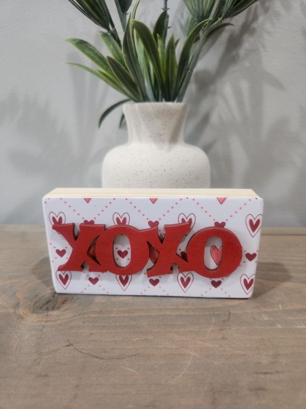XOXO RED PATTERNED BLOCK - MOVING SALE