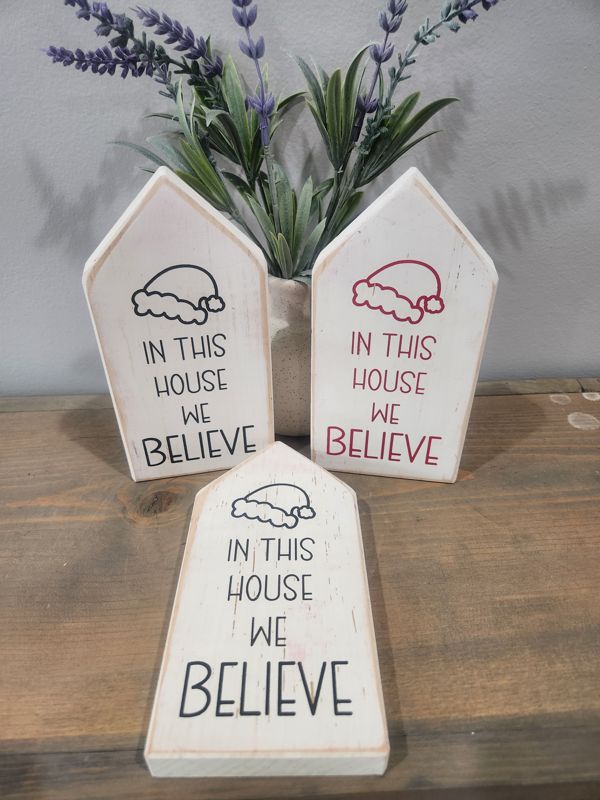 IN T HIS HOUSE WE BELIEVE WITH SANTA HAT SIGN - RED DESIGN
