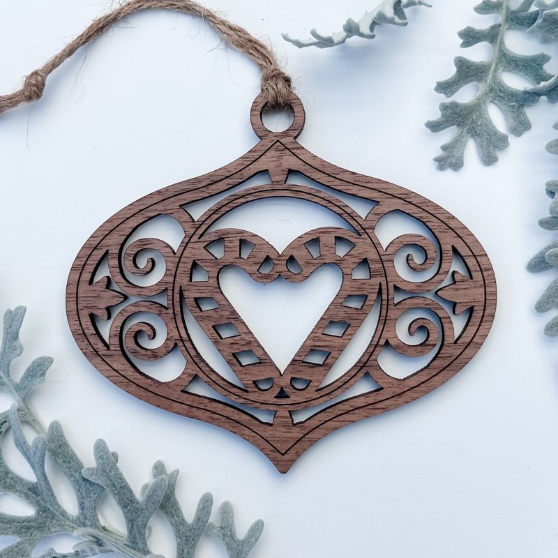 Handcrafted Wooden Bauble Ornaments: Personalize Your Holidays with Festive Designs!