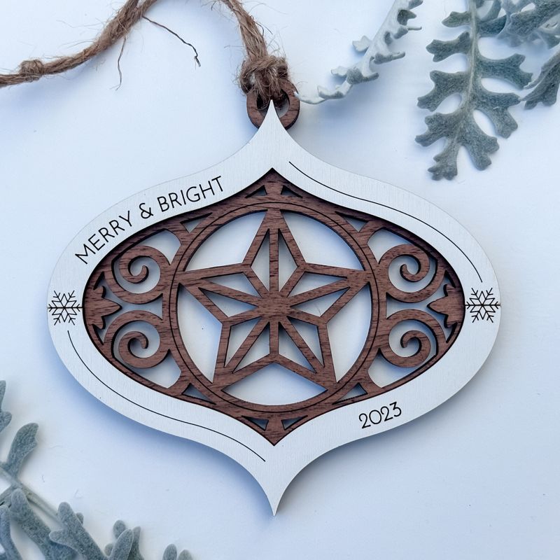 Handcrafted Wooden Bauble Ornaments: Personalize Your Holidays with Festive Designs!