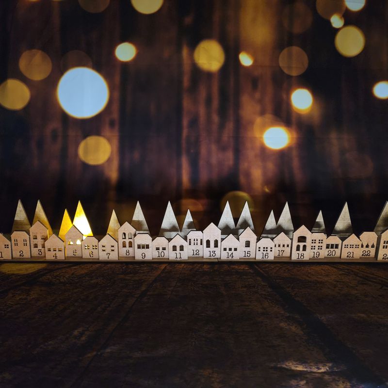 Handcrafted Laser-Cut Advent Calendar: Charming Village Scene with Numbered Buildings and Flickering Candles – Personalize Your Holiday Countdown!