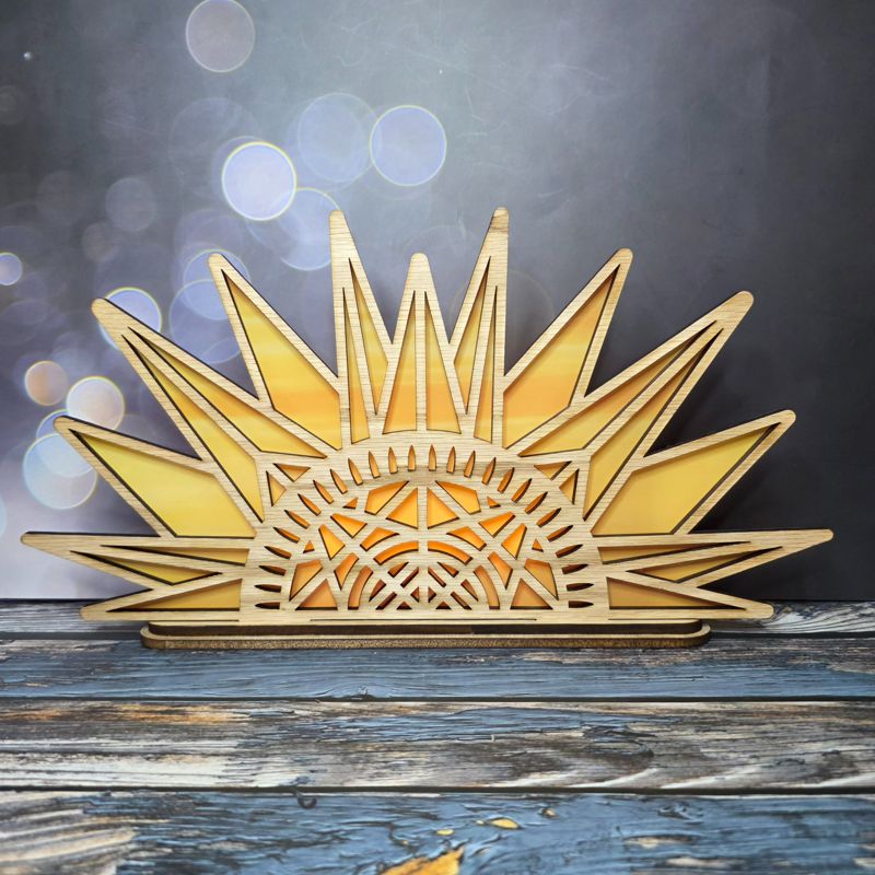 Handcrafted Sunburst Lamp, Artisan Sunburst Lamp: Handcrafted Wooden Rustic Decor with UV-Printed Hickory & Flickering Candle Effect
