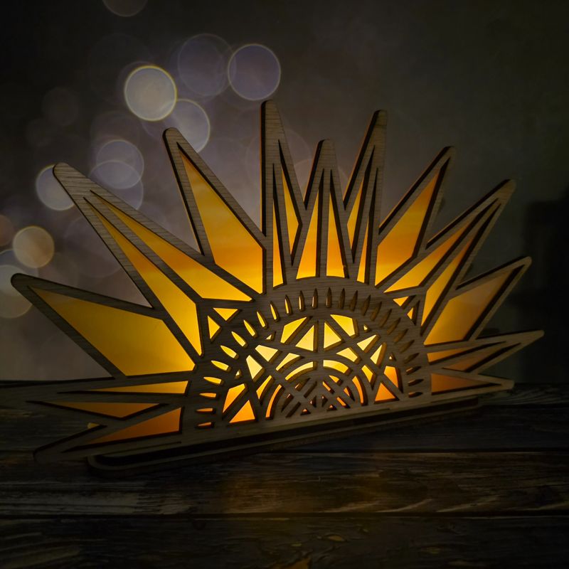 Handcrafted Sunburst Lamp, Artisan Sunburst Lamp: Handcrafted Wooden Rustic Decor with UV-Printed Hickory & Flickering Candle Effect