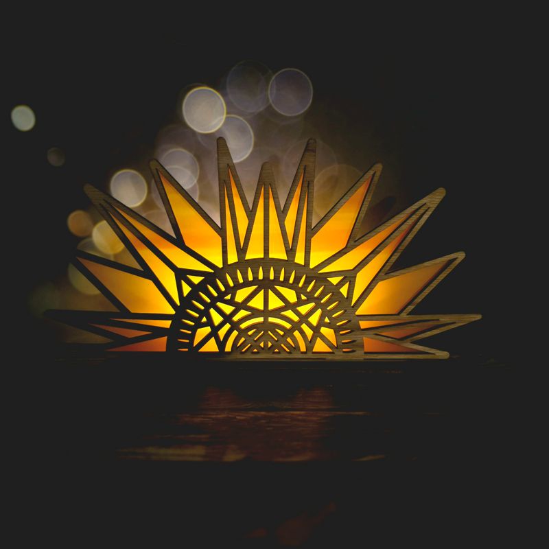 Handcrafted Sunburst Lamp, Artisan Sunburst Lamp: Handcrafted Wooden Rustic Decor with UV-Printed Hickory & Flickering Candle Effect