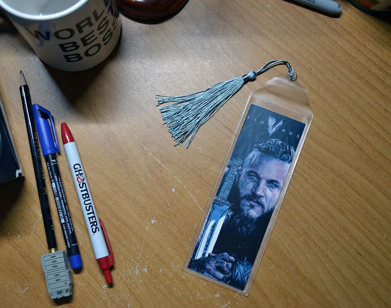 Travis Fimmel as Ragnar Lothbrok in "Vikings" 7.75 x 2.30 Bookmark with Tassel