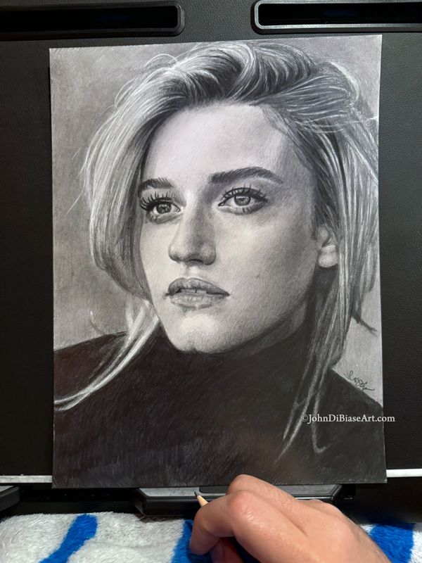 Julia Garner Original Graphite Drawing (NOT A PRINT) 9"x12"
