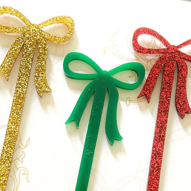 Christmas bow drink stirrers for Holiday Party, cocktail stirrers, acrylic stir sticks, swizzle stick, Christmas Party bar cart accessory (Red Glitter | Set of 5 stirrers)