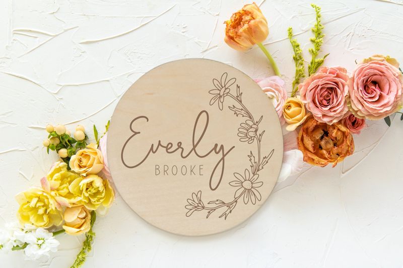 Daisy Wooden Baby Name Announcement Sign | Flower Engraved Baby Name Reveal Plaque | Floral Birth Announcement | Newborn Photo Prop Wood (4")